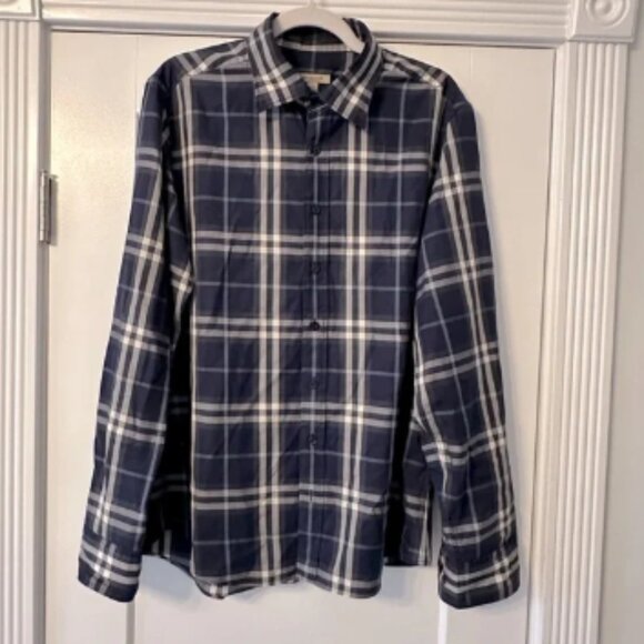 Classic BURBERRY Navy Button‎ Down Dress Shirt, Sz L, Great Condition - Picture 1 of 9